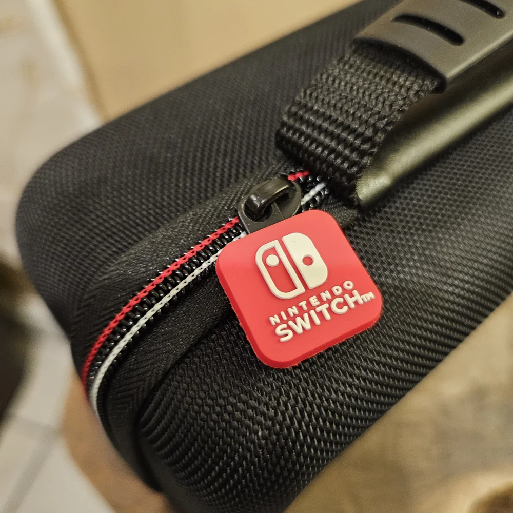 Nintendo Switch Game Traveler Deluxe Travel Case - Picture 6 of 11